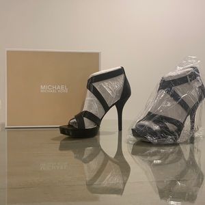 Michael Kors Evie Platform Black Leather 11M